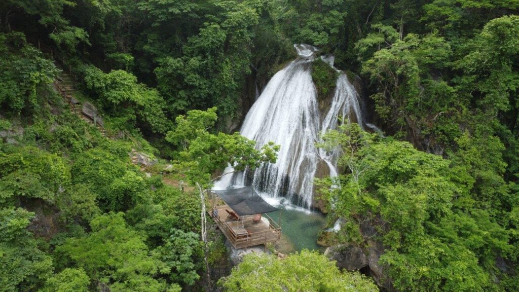 Huatulco waterfalls day trip